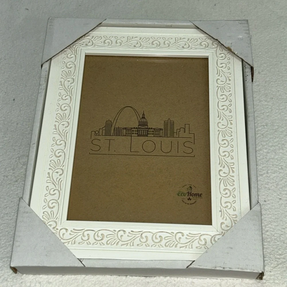 White Ornate Geometric‎ Picture Frame